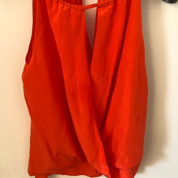 Trina Turk Sleeveless Tie Neck Silk Top size Sm. - Picture 2 of 6